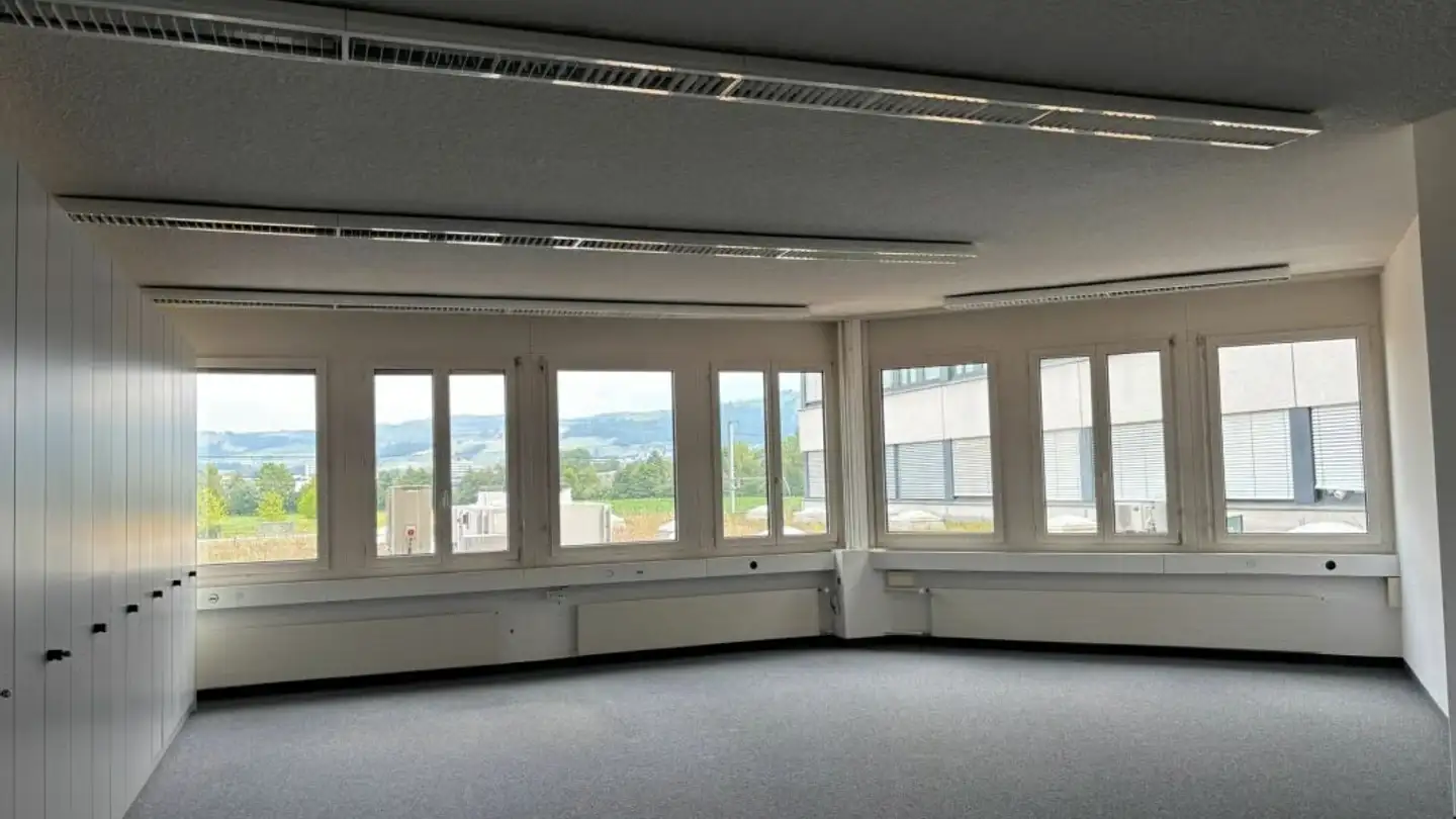 Bürofläche mieten - Hinterbergstrasse 28, 6312 Steinhausen - Foto 3