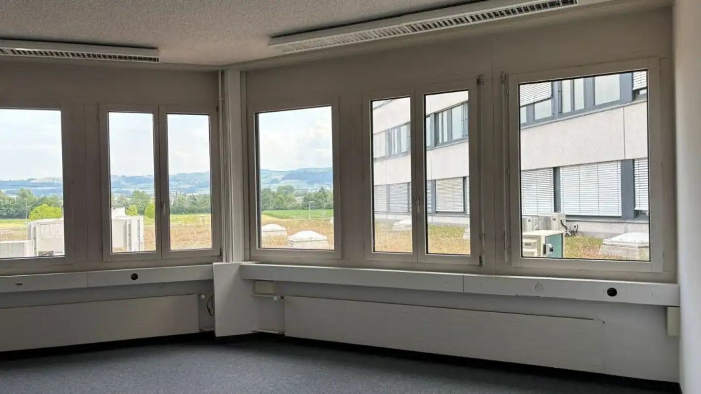 Bürofläche mieten - Hinterbergstrasse 28, 6312 Steinhausen - Foto 4