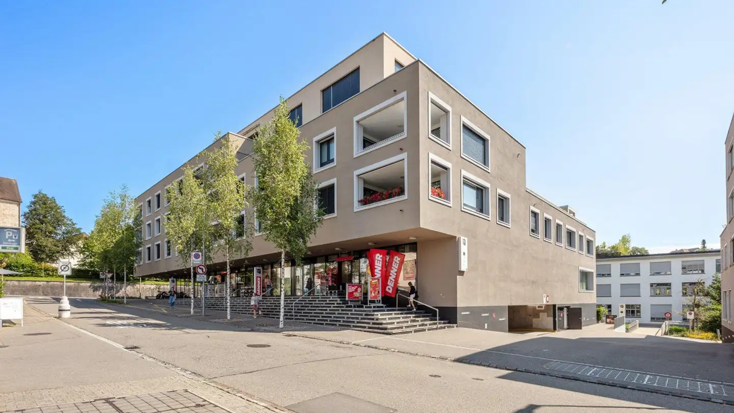 Mischgenutztes Gebäude mieten - Dorfstrasse 10, 8630 Rüti ZH