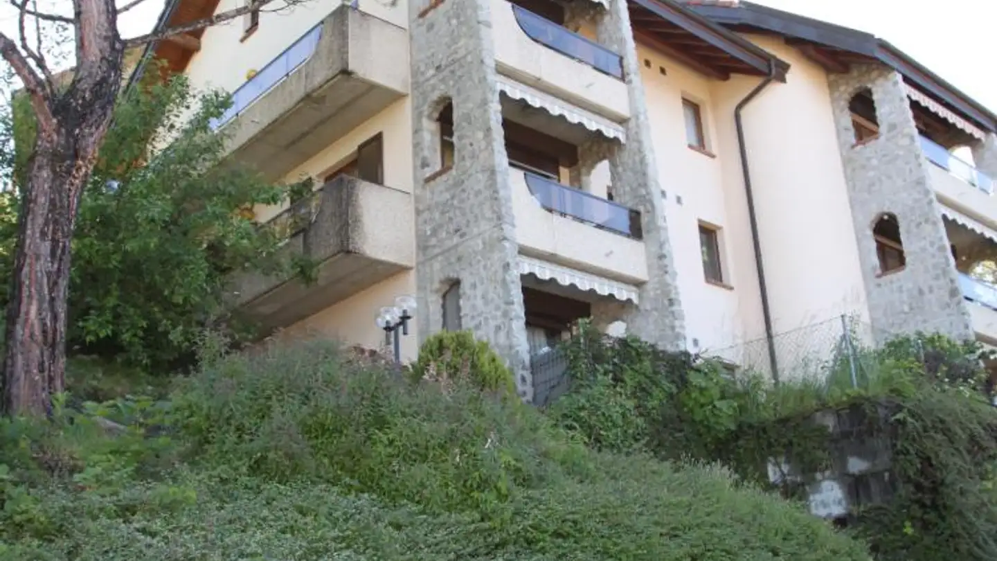 Parcheggio esterno in affitto - Route Des Vuarennes 6, 1820 Montreux