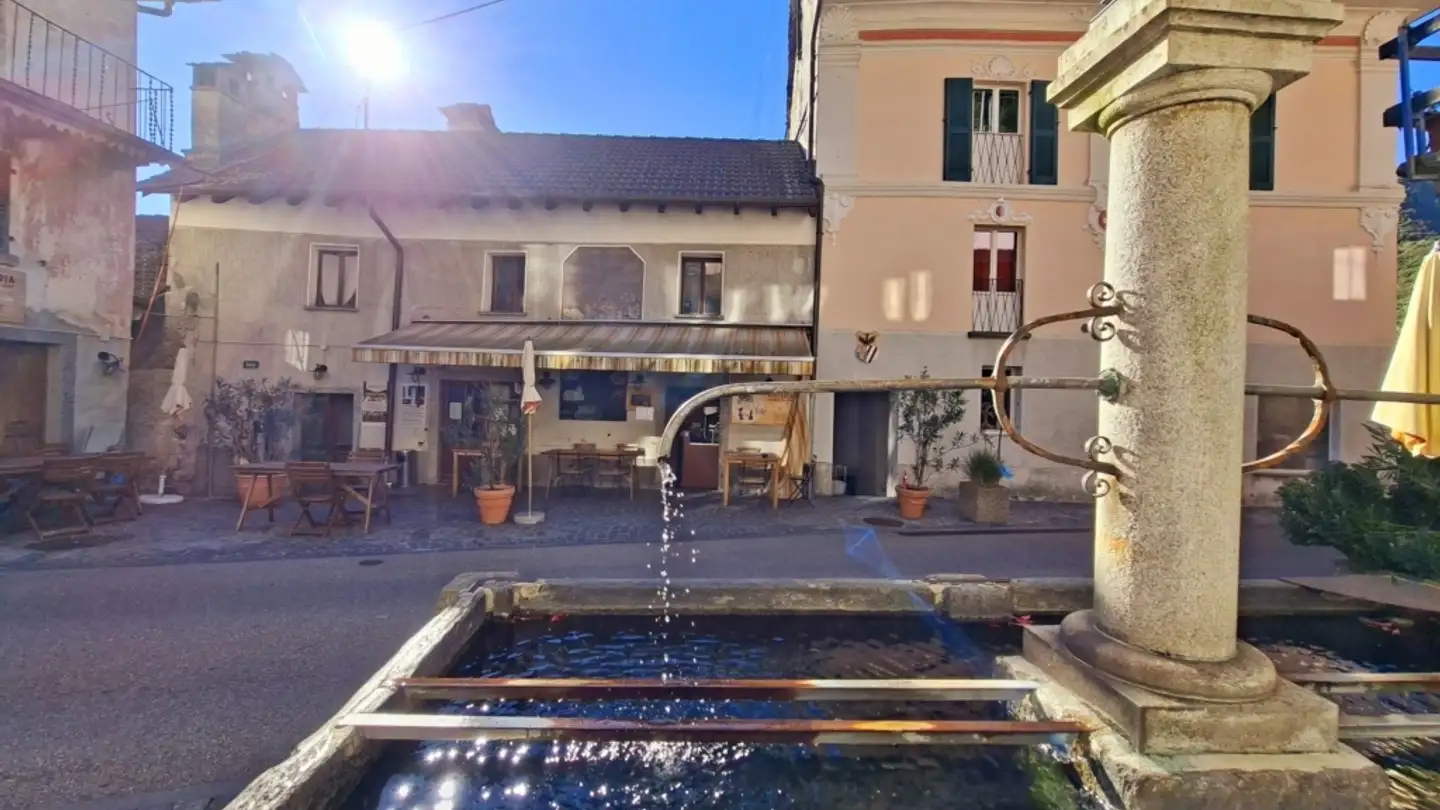 Commerciale in vendita - Loco, 6661 Loco