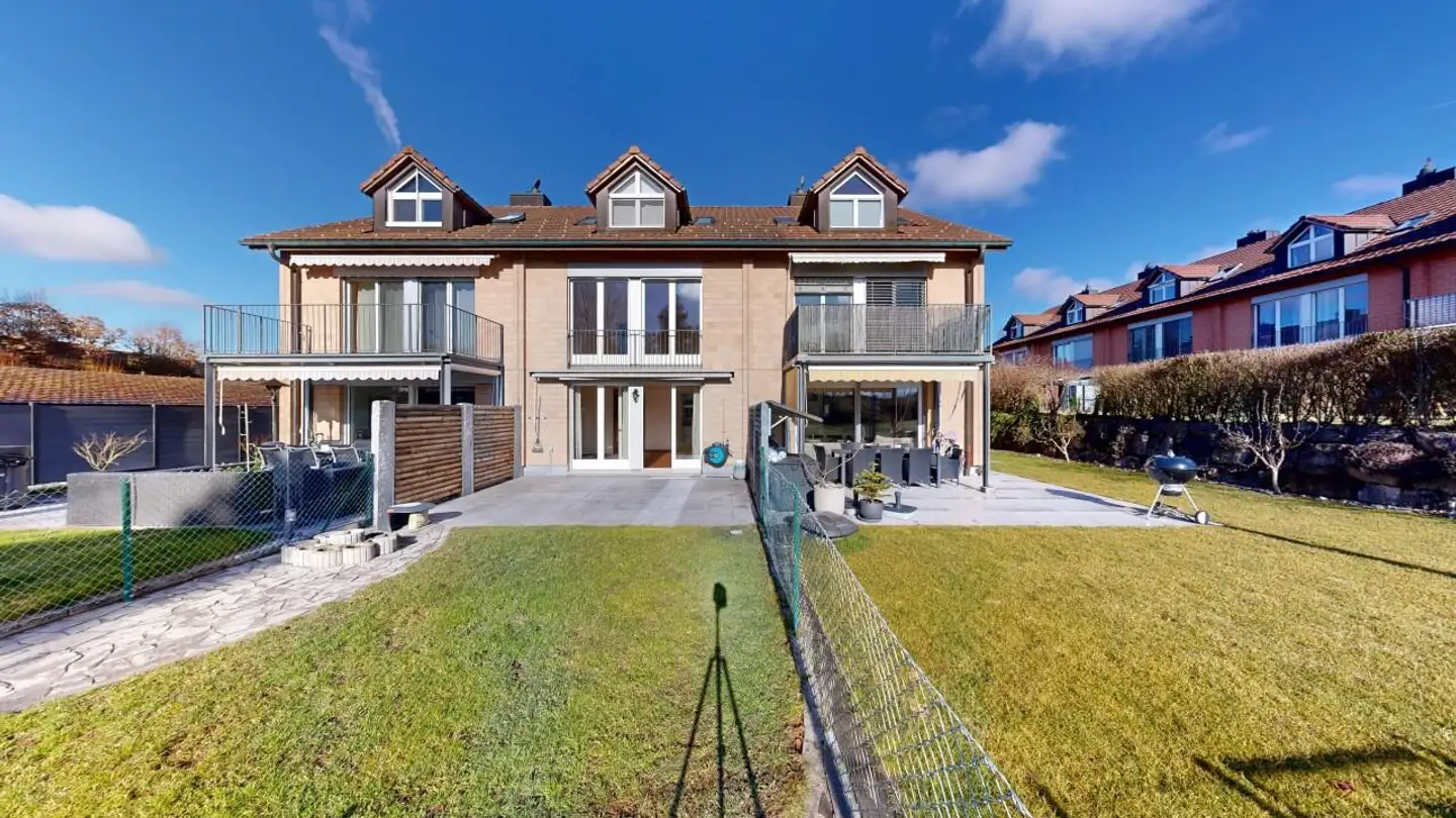 Stepped house for sale - 8303 Bassersdorf