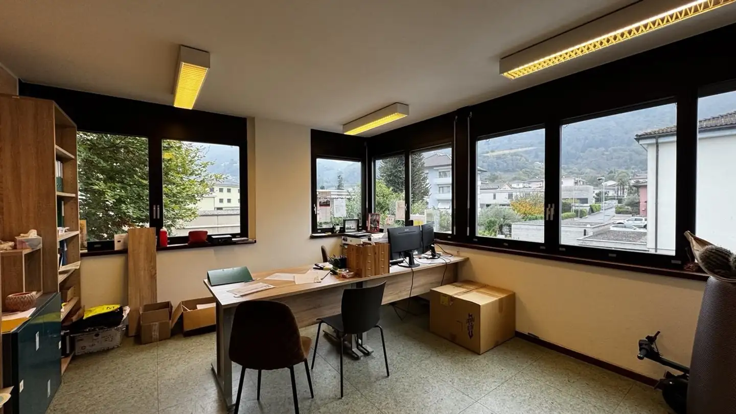 Bürofläche mieten - In Busciurina 1b, 6528 Camorino