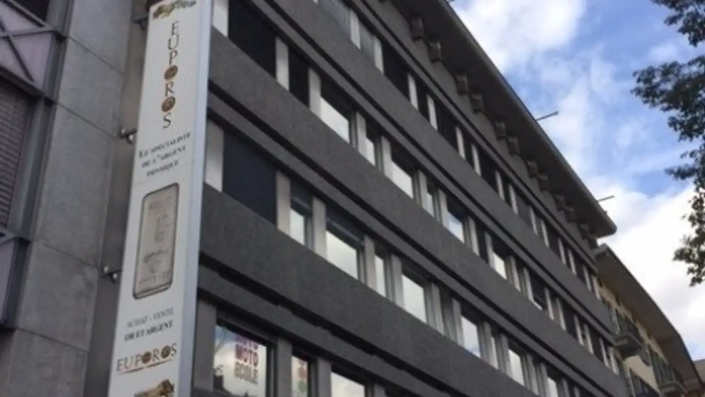 Place de parking souterraine à louer - Avenue De La Gare 5, 1950 Sion