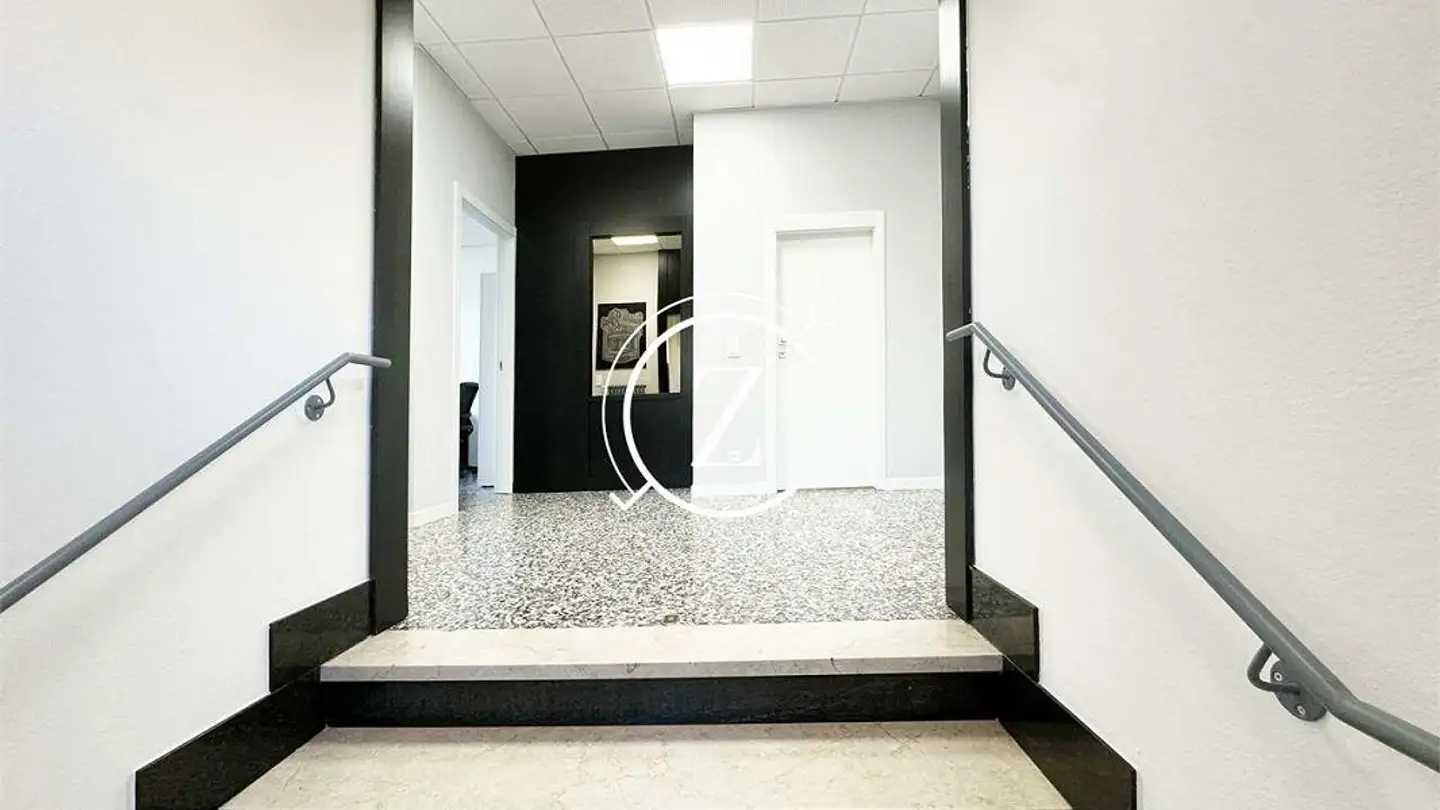 Spazio ufficio in affitto - Via San Gottardo, 6828 Balerna - Photo 2