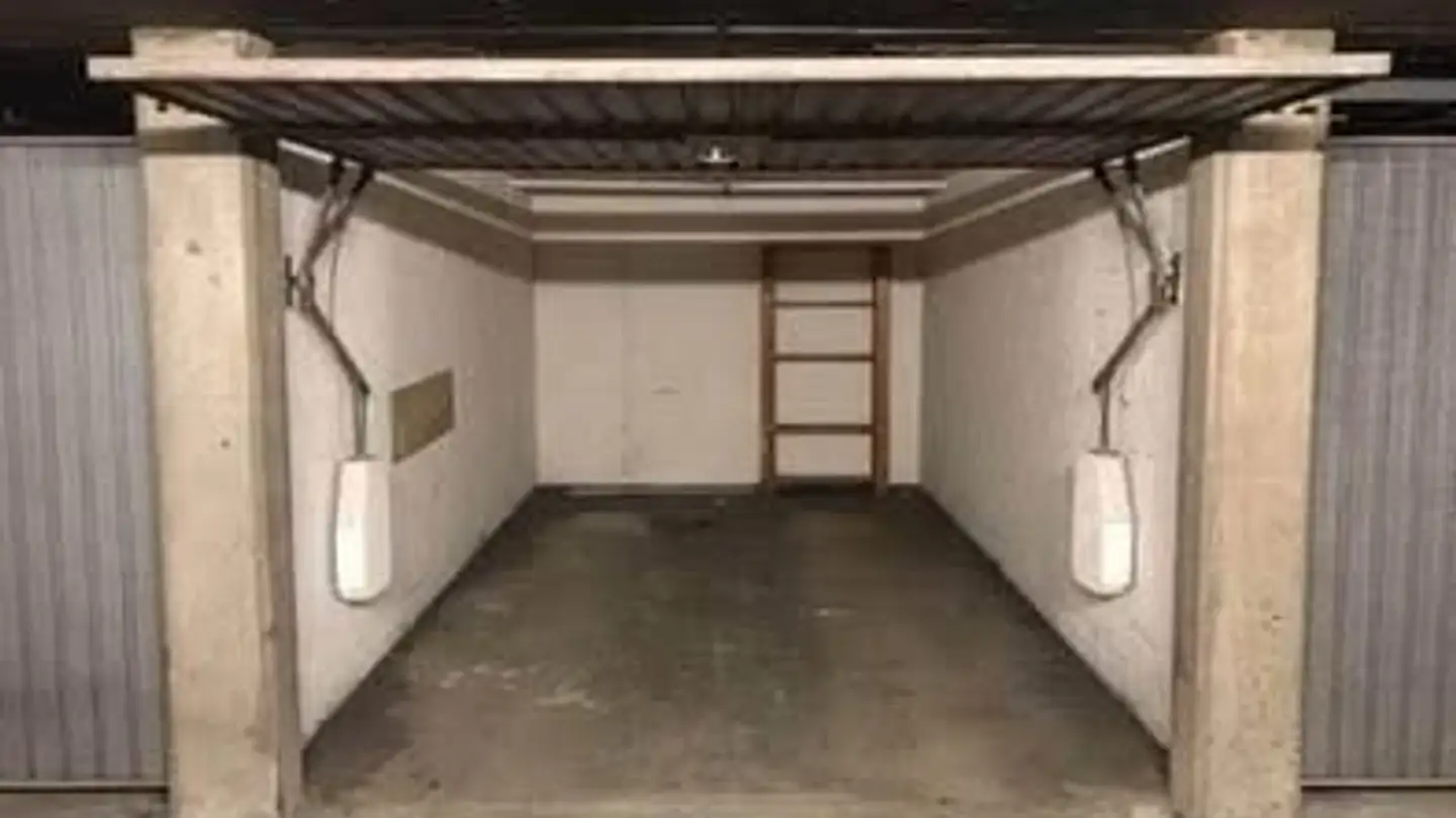 Single garage for rent - 1203 Genève
