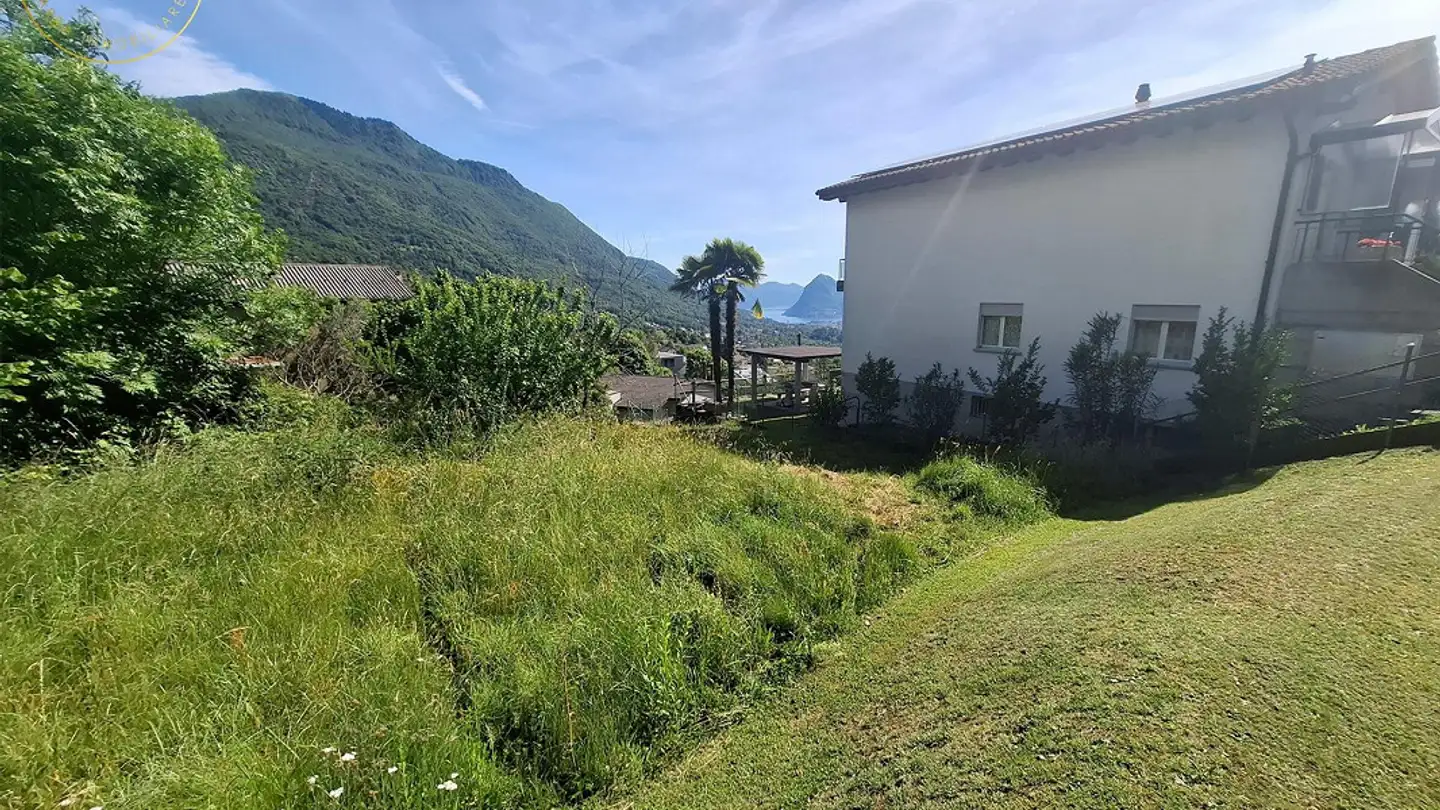 Constructible plot for sale - 6968 Sonvico