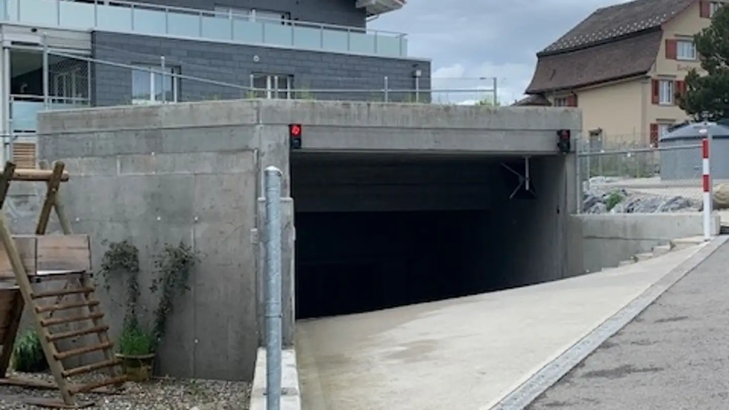 Place de parking souterraine à louer - Hohenbühlstrasse 22, 9306 Freidorf TG