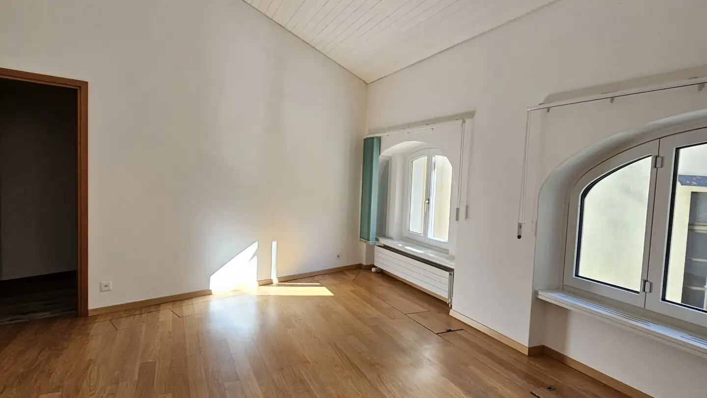 Office space for rent - Piazza Collegiata 7a, 6500 Bellinzona