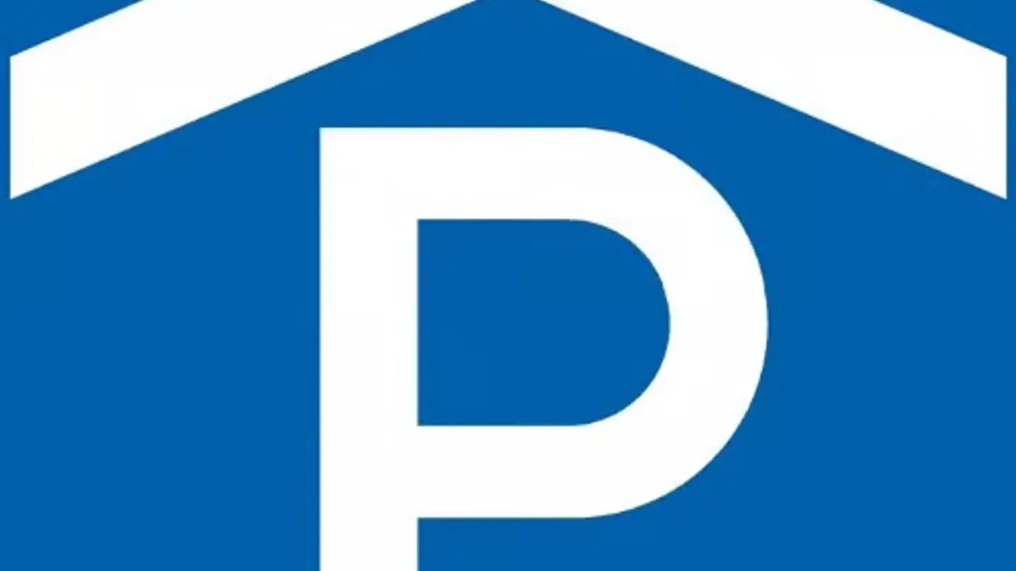 Place de parking souterraine à louer - Tuggenerstrasse, 8008 Zürich