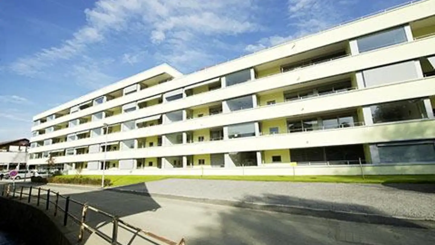 Place de parking souterraine à louer - Bachstrasse 13, 8902 Urdorf