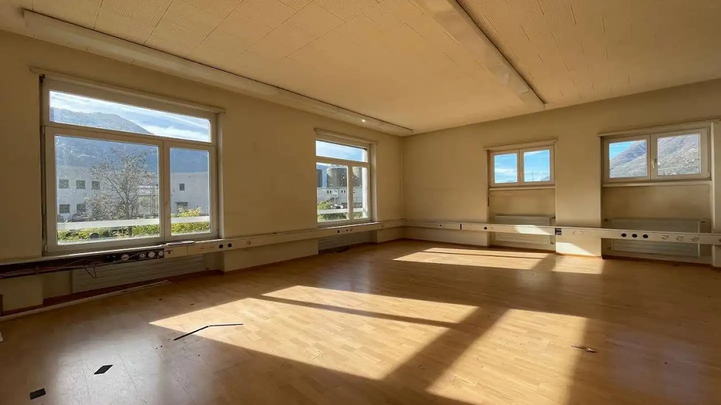 Bureau à louer - Via Del Tiglio 6, 6512 Giubiasco - Photo 3