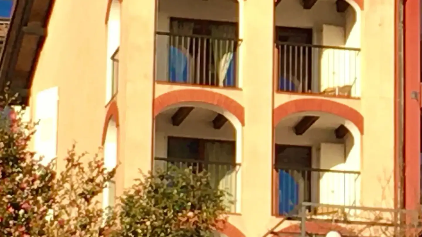 Single house for rent - 6981 Bombinasco