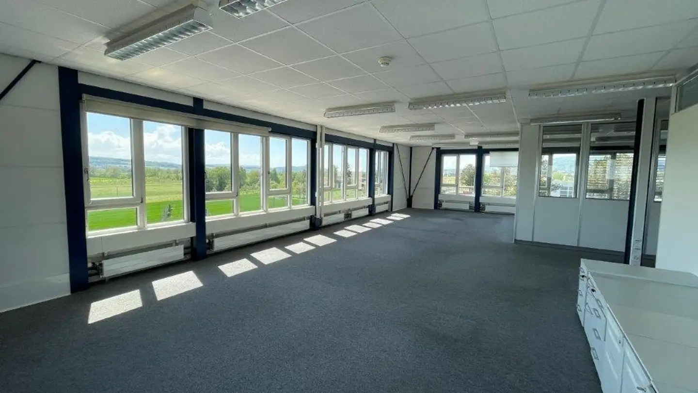 Office space for rent - Robert Mathys-Strasse 5, 2544 Bettlach