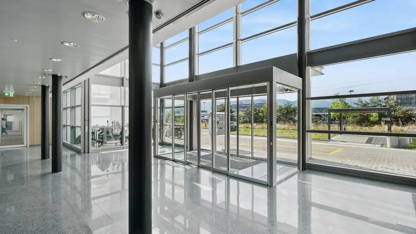 Commercial à louer - Route François-Peyrot 10, 1218 Le Grand-Saconnex