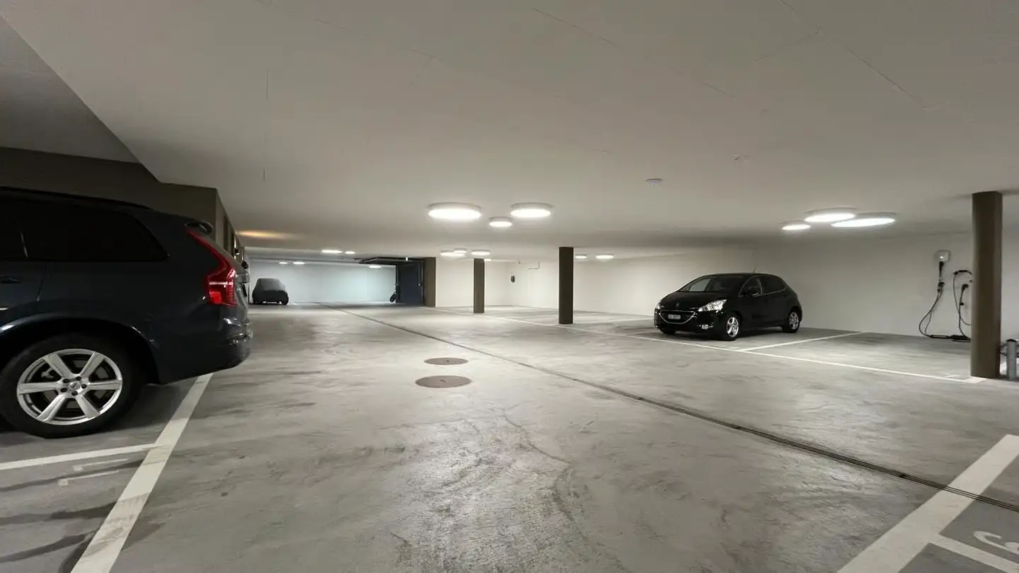Underground parking space for rent - Forstweg 1, 8836 Bennau - Photo 2