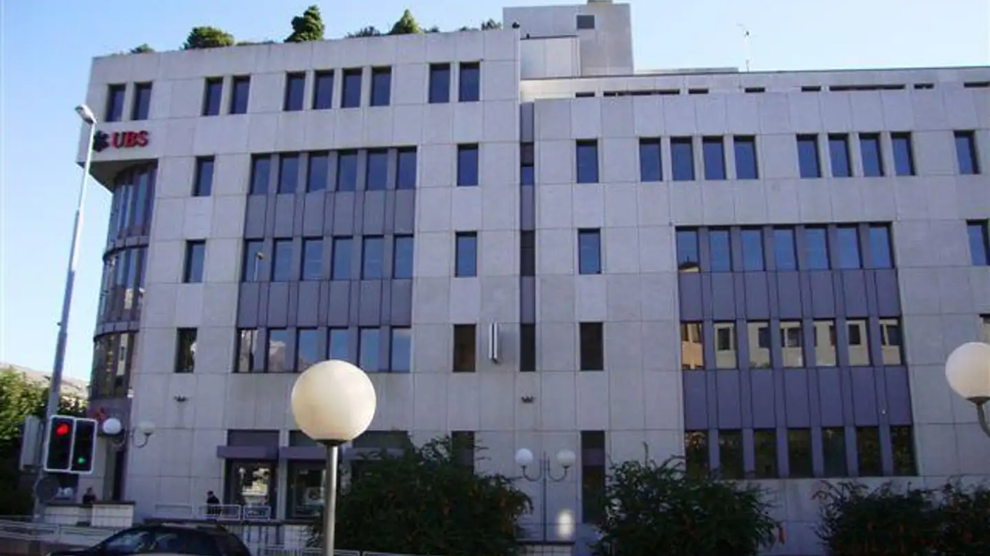 Underground parking space for rent - Avenue de la Gare 34, 1950 Sion