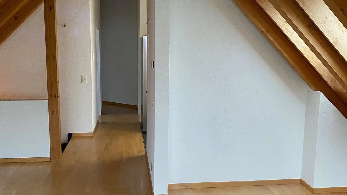 Dachgeschosswohnung mieten - Sonnhaldenstrasse 13, 8107 Buchs ZH - Foto 3