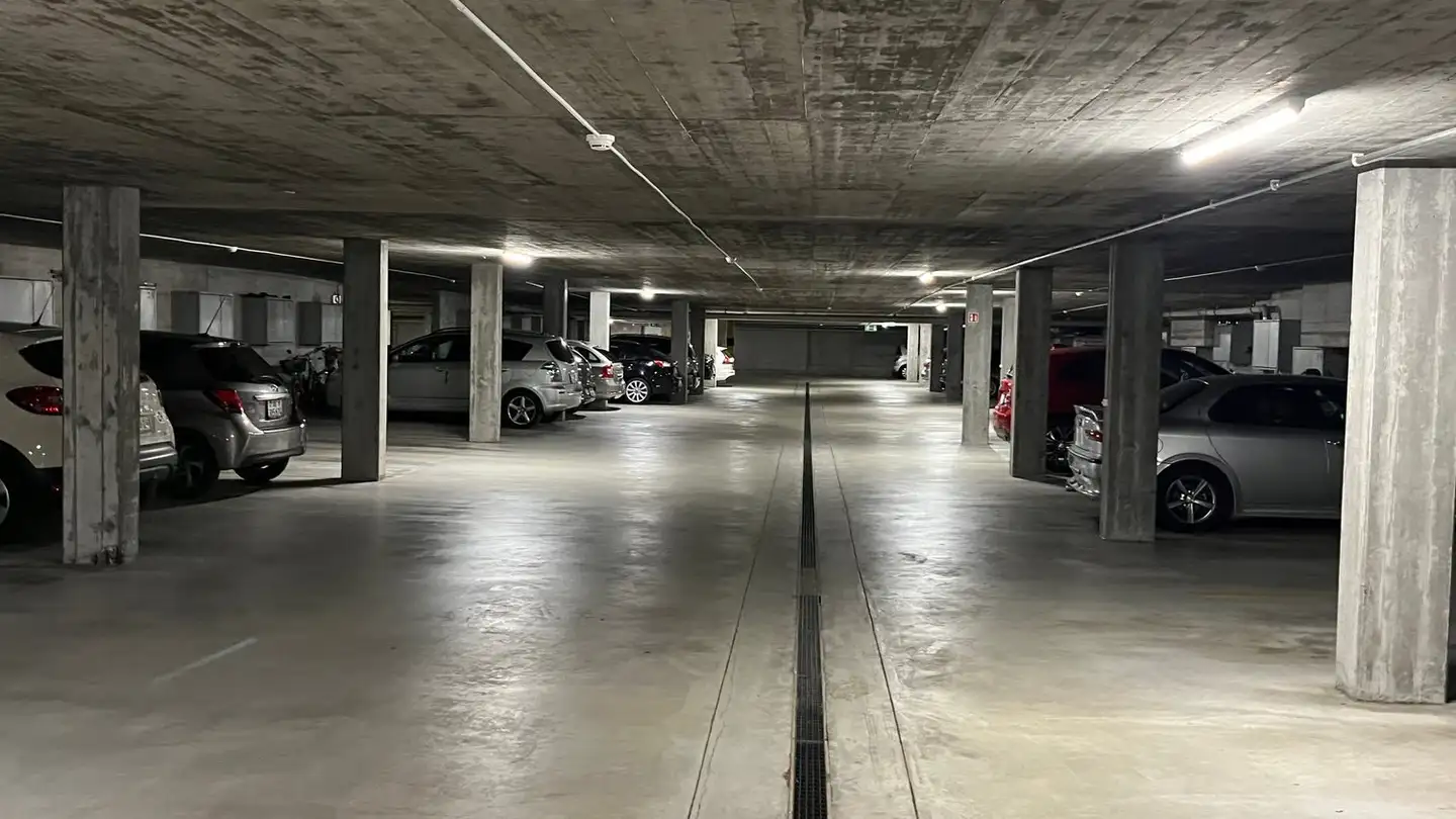Place de parking extérieure à louer - 3600 Thun