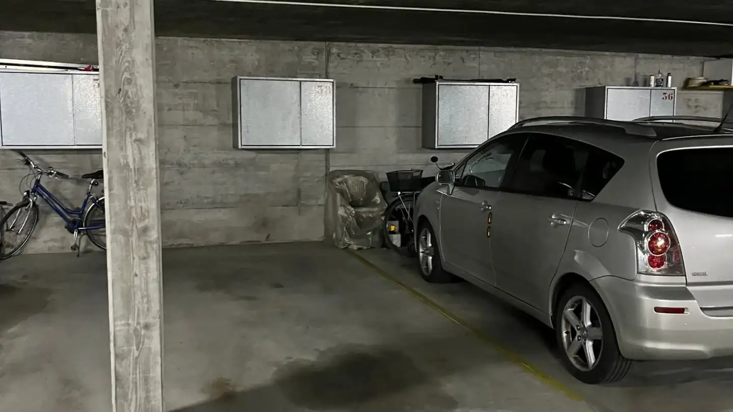 Place de parking extérieure à louer - 3600 Thun - Photo 3