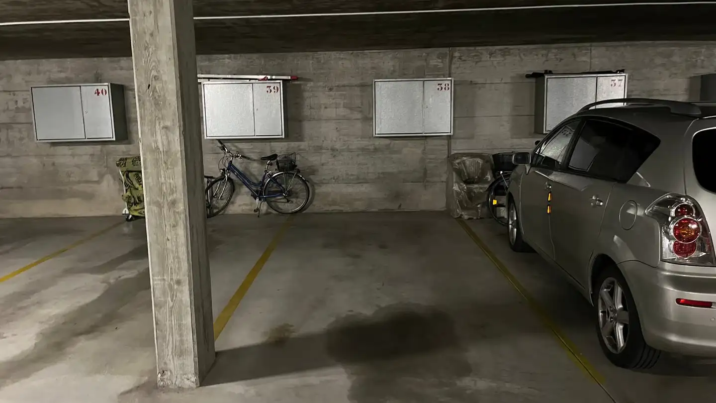 Place de parking extérieure à louer - 3600 Thun - Photo 4