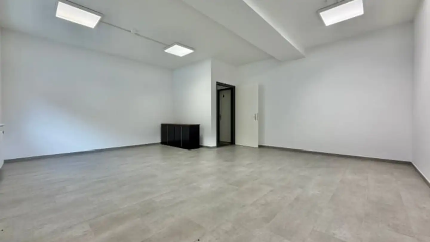 Bürofläche mieten - Zona Industriale 18, 6670 Avegno - Foto 2