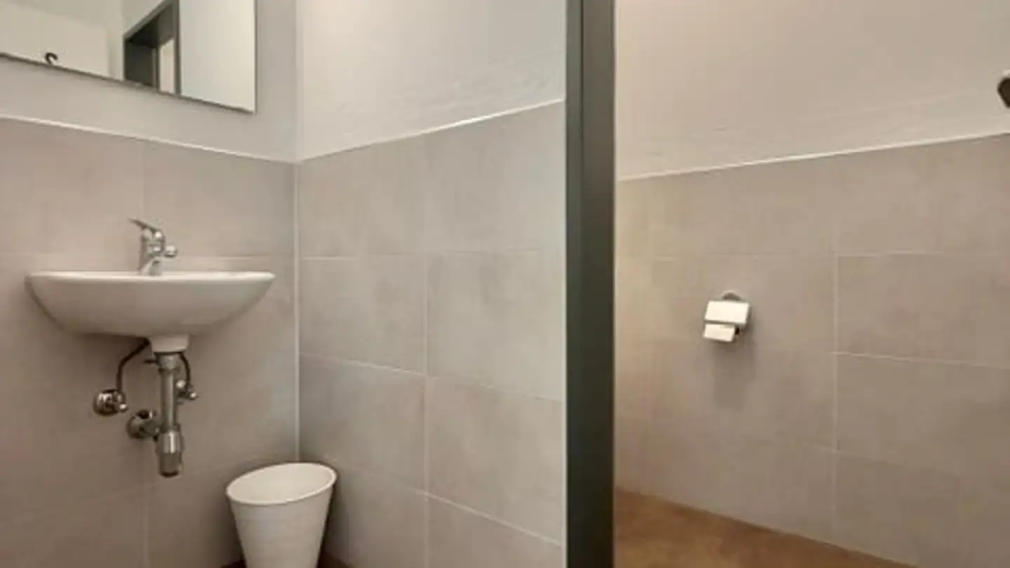 Bürofläche mieten - Zona Industriale 18, 6670 Avegno - Foto 4