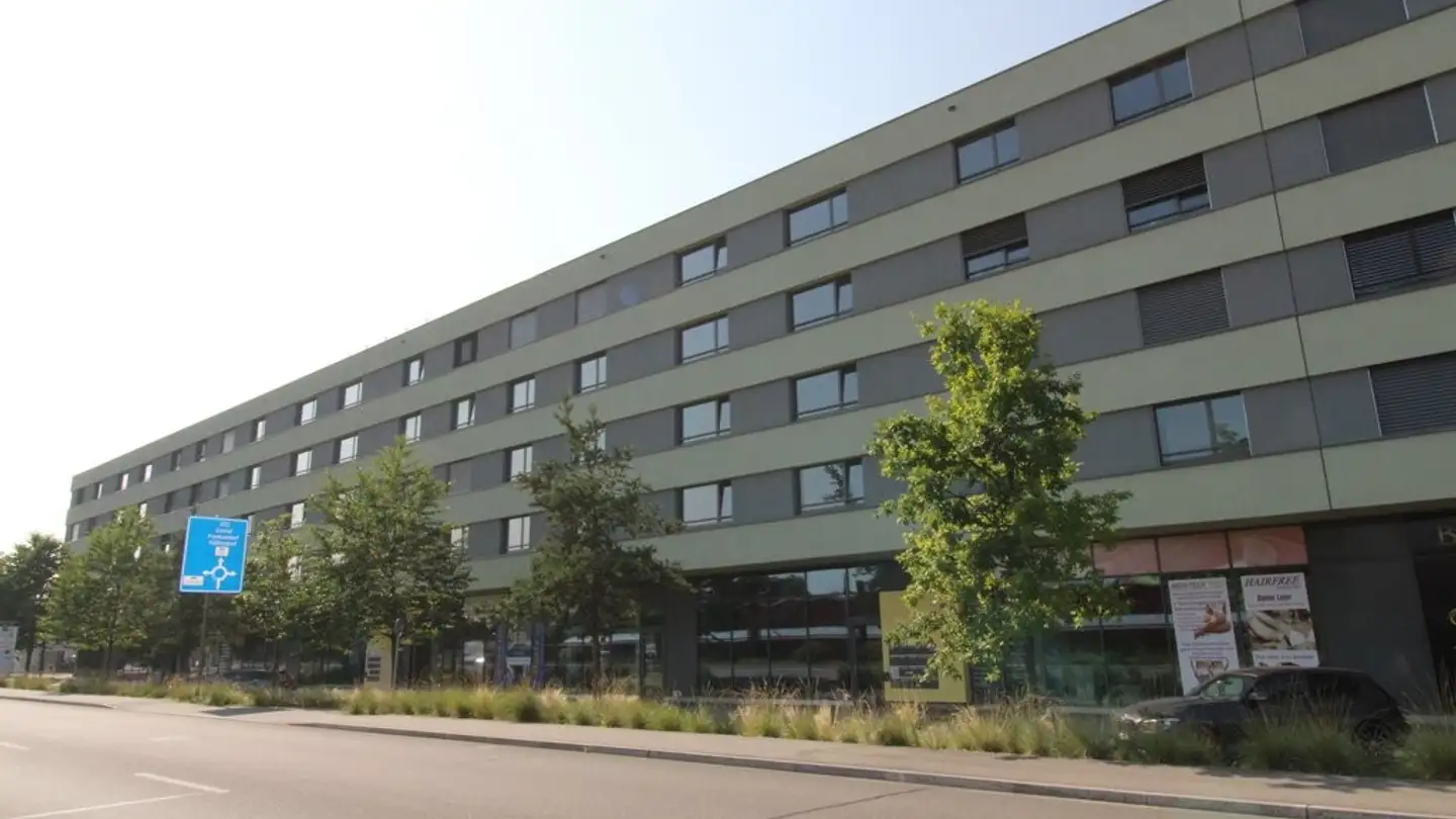 Commercial for rent - Hohenrainstrasse 26b, 4133 Pratteln