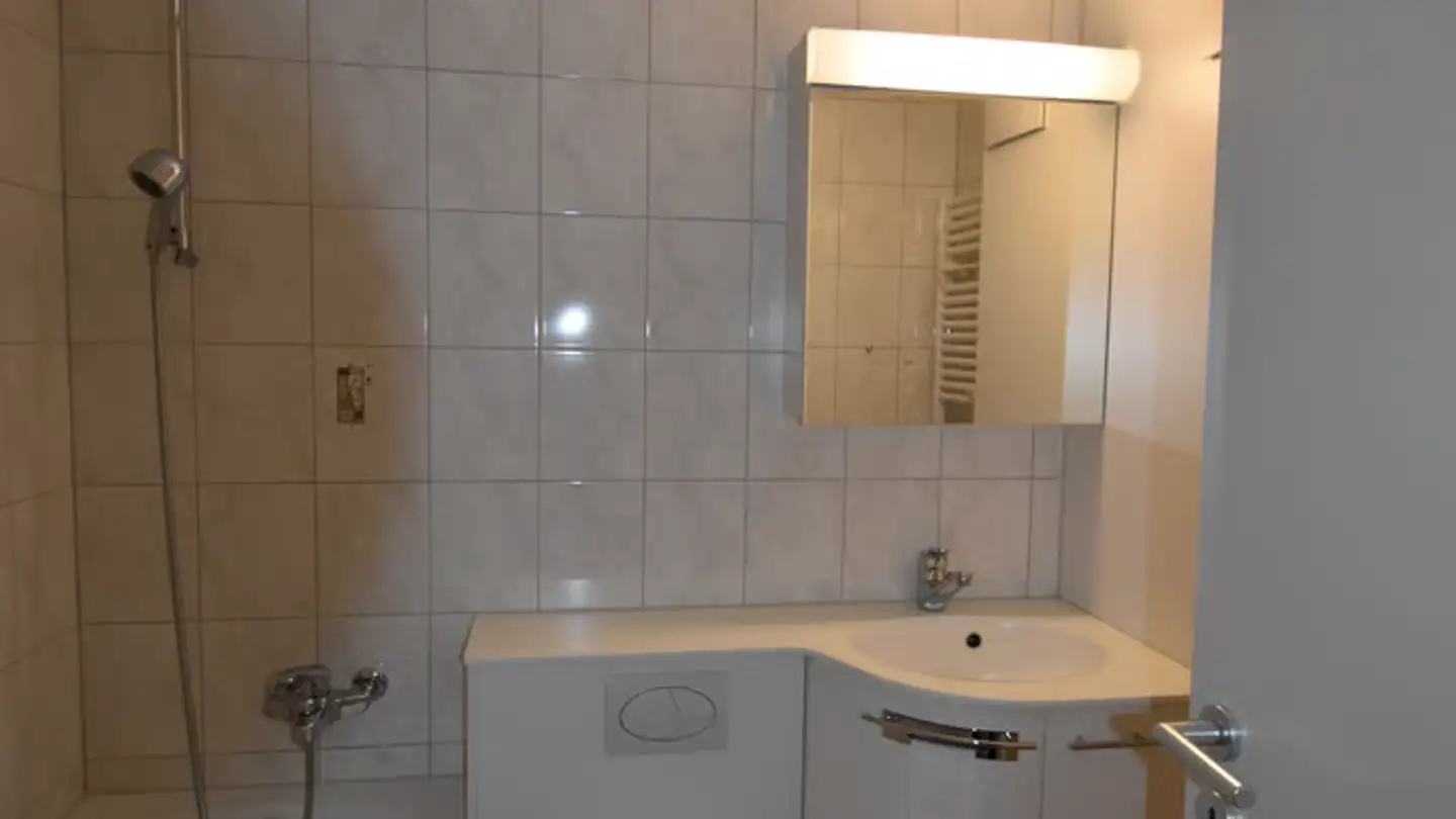 Wohnung mieten - Neumattstrasse 6, 3700 Spiez - Foto 2