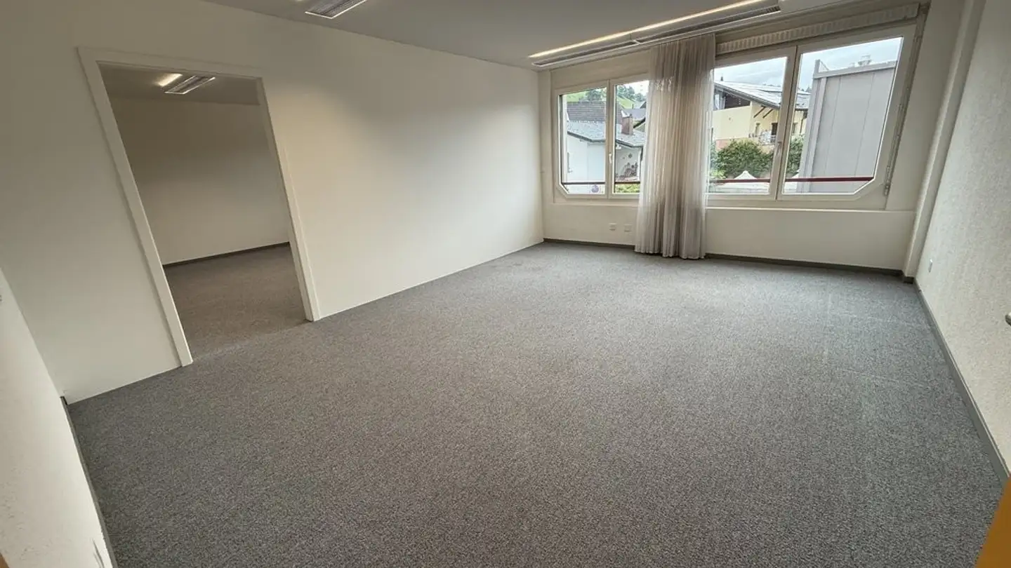 Commercial à louer - Industriestrasse 17, 4415 Lausen