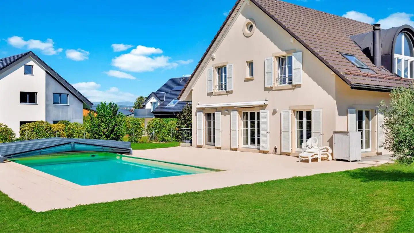 Single house for sale - 1135 Denens