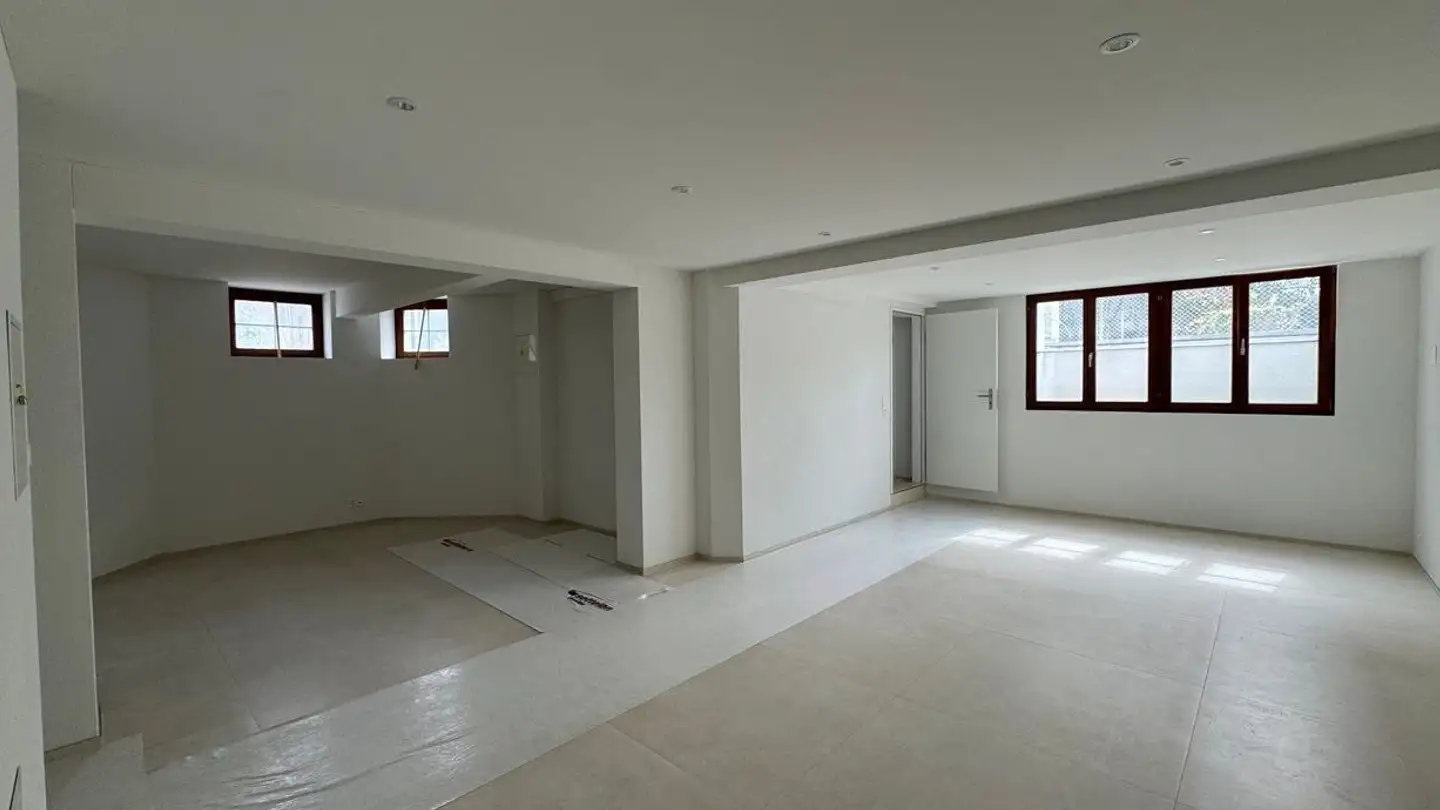 Commercial for rent - Hardstrasse 46, 4142 Münchenstein