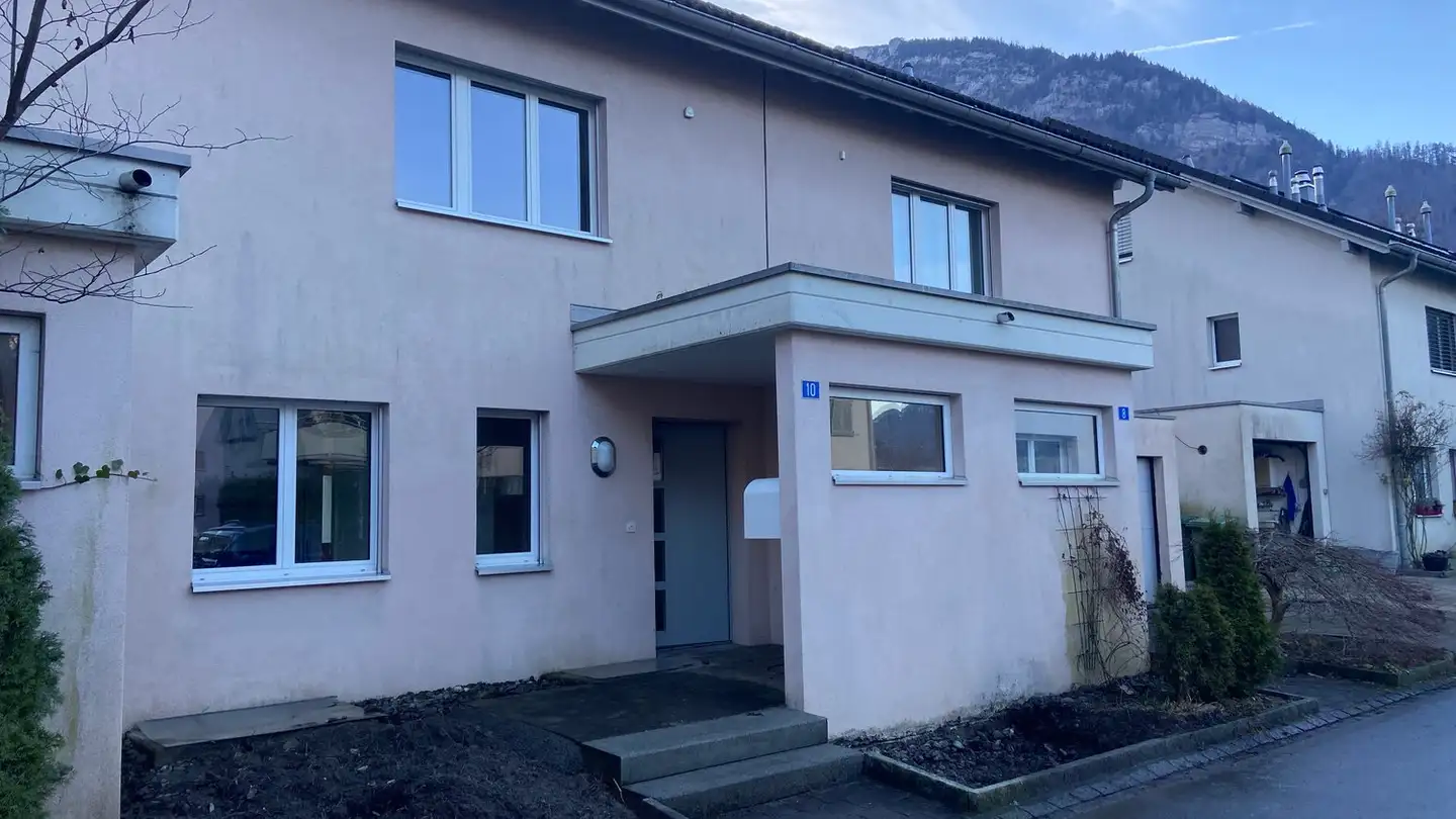 Row house for rent - Rosenhofstrasse 10, 8753 Mollis