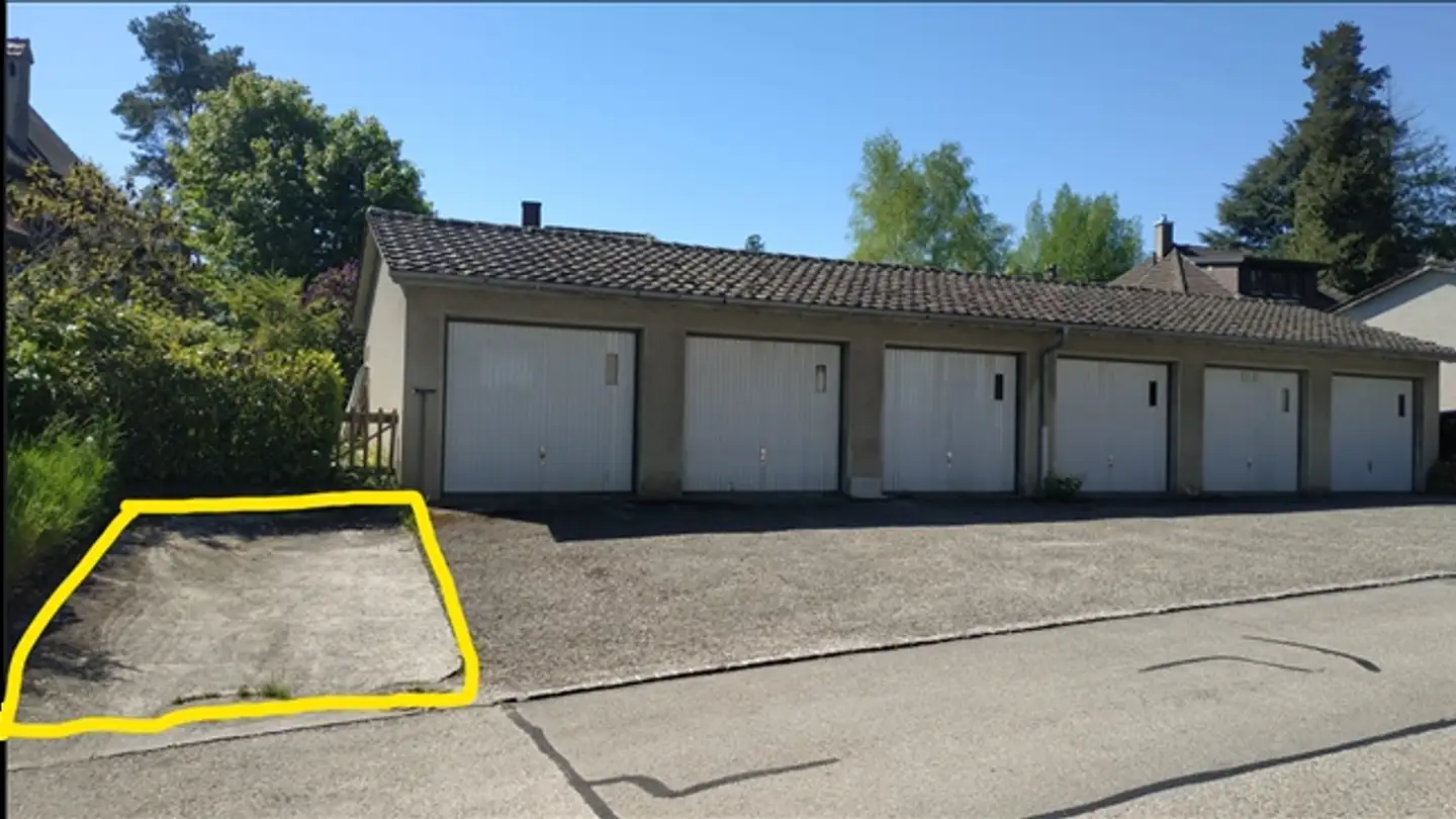 Outdoor parking space for rent - Rue Du Sentier, 2013 Colombier NE