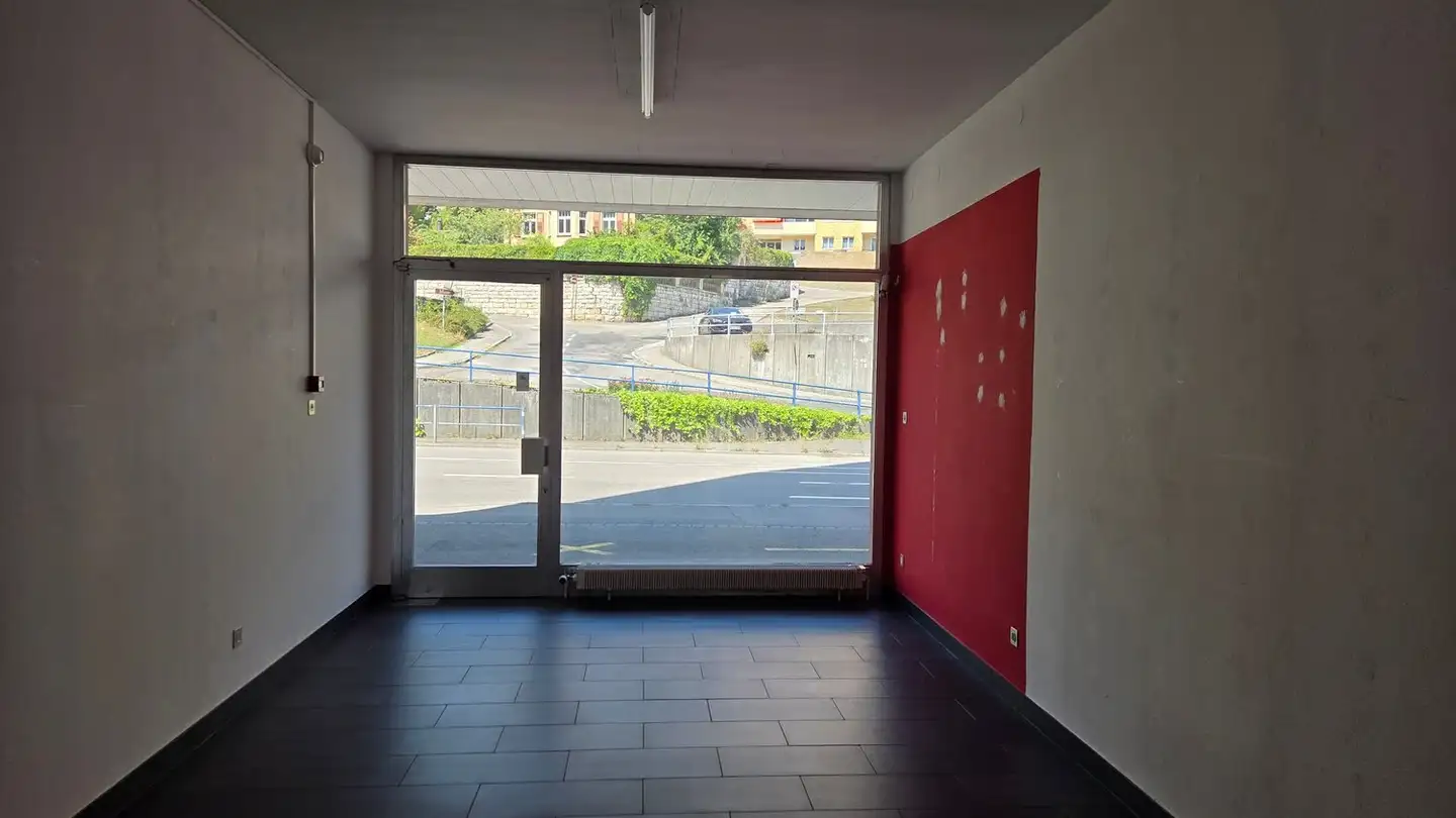 Shop for rent - Rue Centrale 11, 2740 Moutier - Photo 2