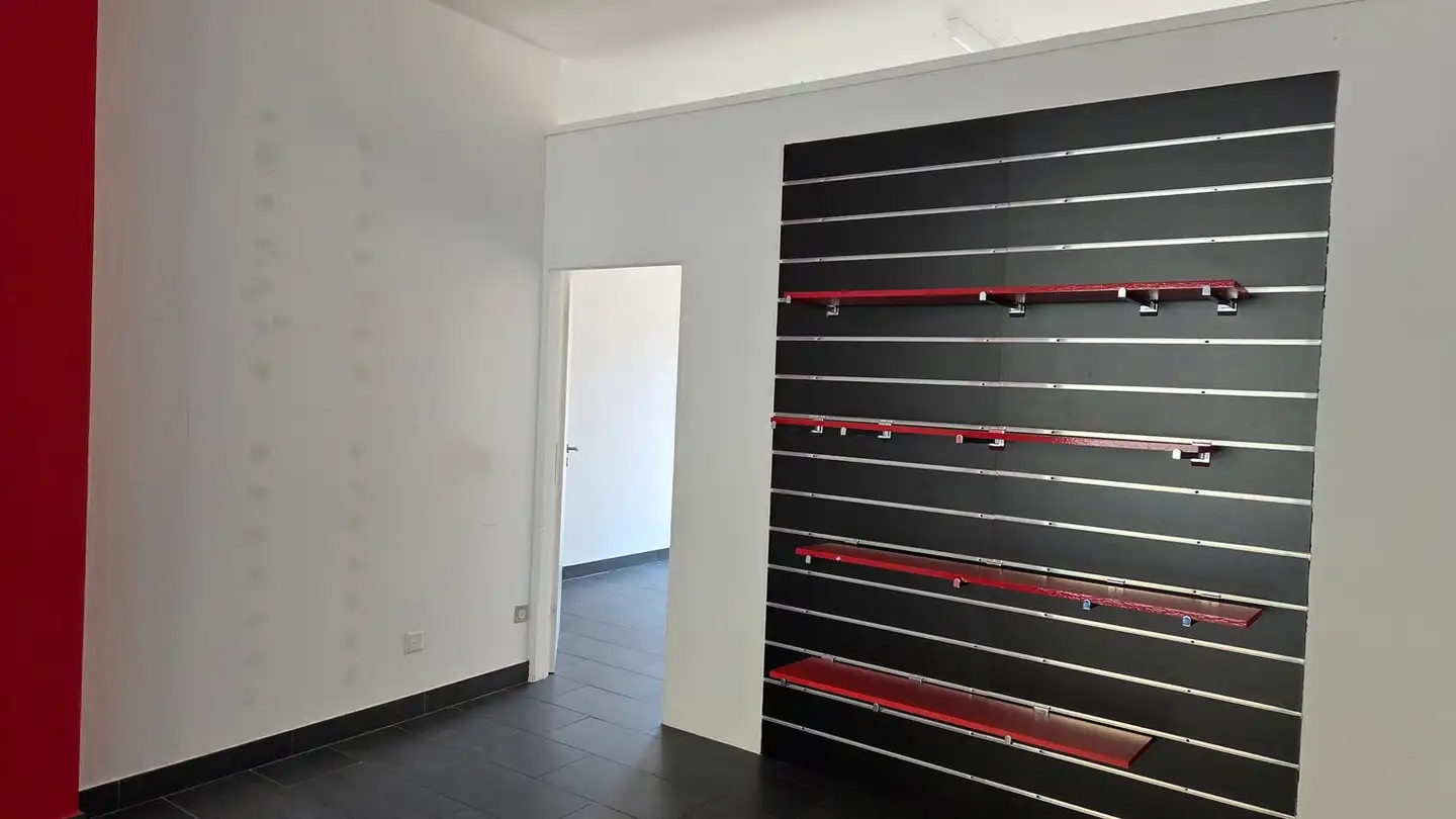 Shop for rent - Rue Centrale 11, 2740 Moutier - Photo 3