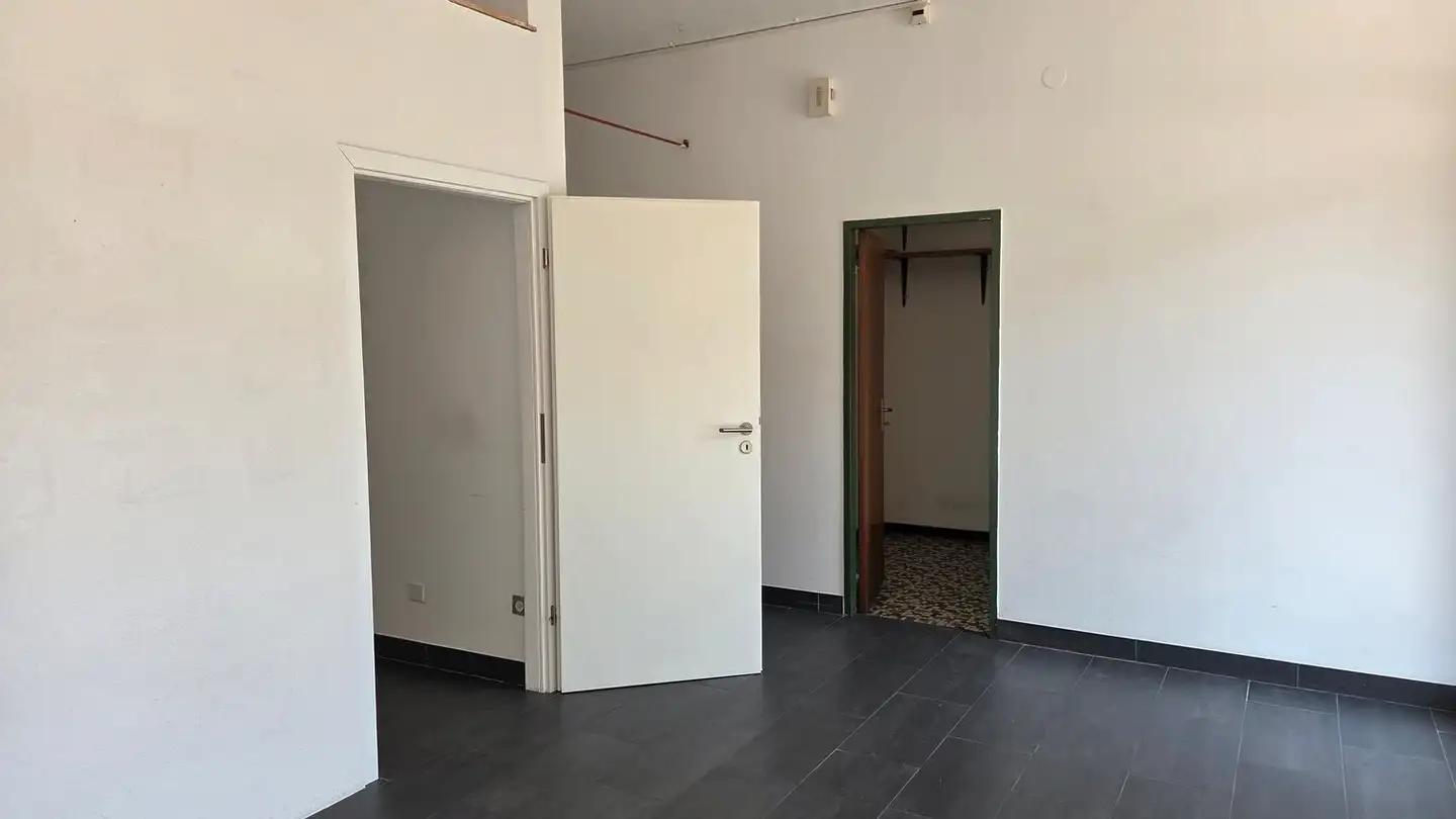 Shop for rent - Rue Centrale 11, 2740 Moutier - Photo 4