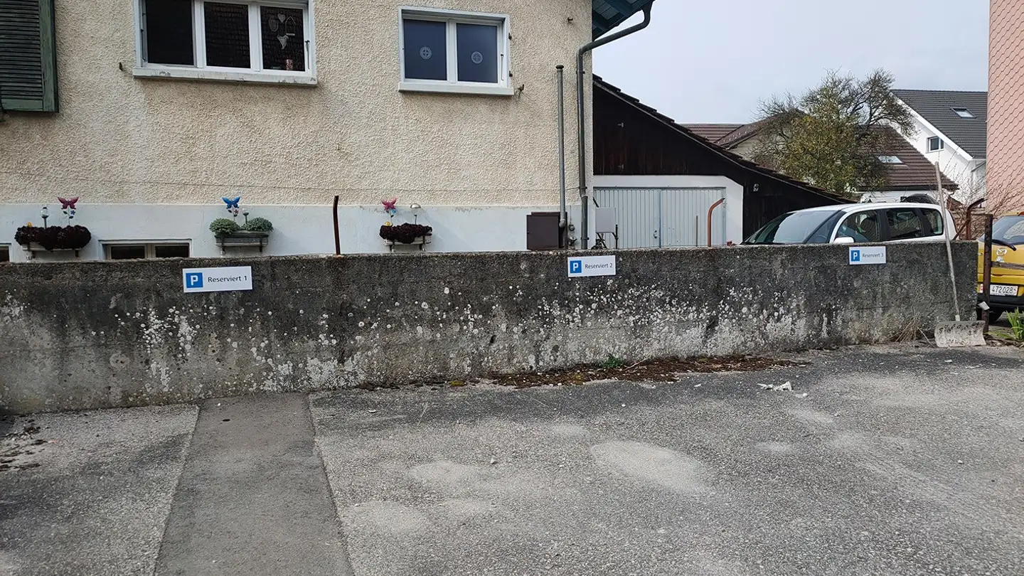 Outdoor parking space for rent - Hintergasse 10, 4704 Niederbipp