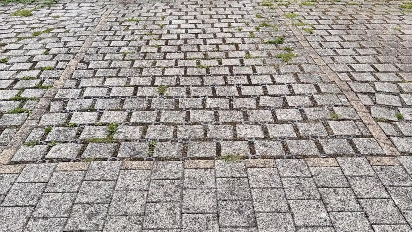 Parkplatz im Freien mieten - Grüningerstrasse 1, 8133 Esslingen - Foto 2