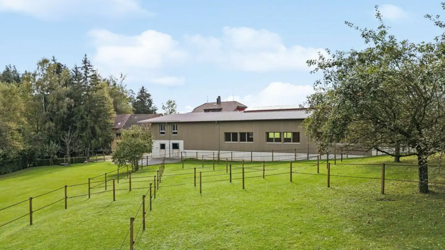 Riding hall for sale - 9545 Wängi
