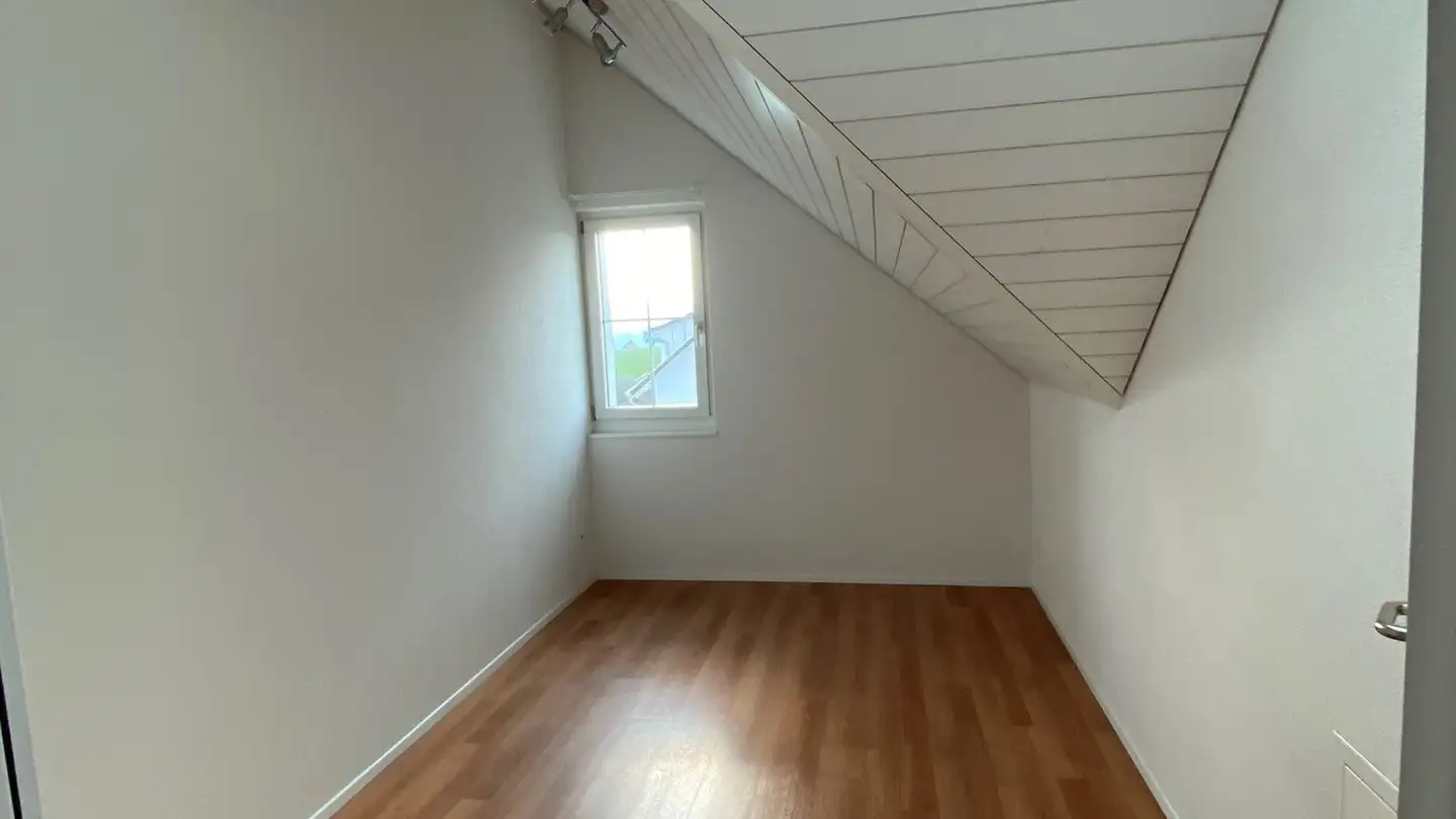 Dachgeschosswohnung mieten - Schmittenstrasse 22, 8912 Obfelden - Foto 3