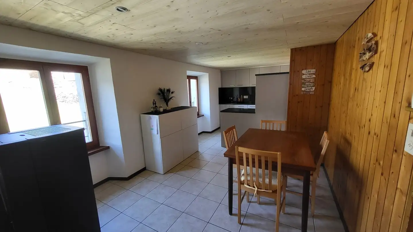 Apartment for rent - 6748 Anzonico