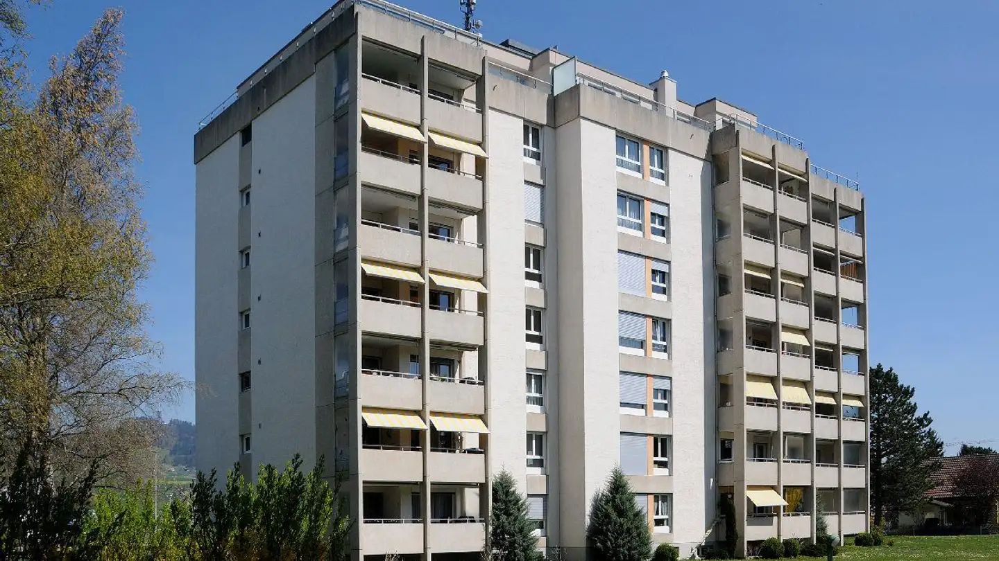 Place de parking extérieure à louer - Dörfliweg 3, 3098 Schliern b. Köniz