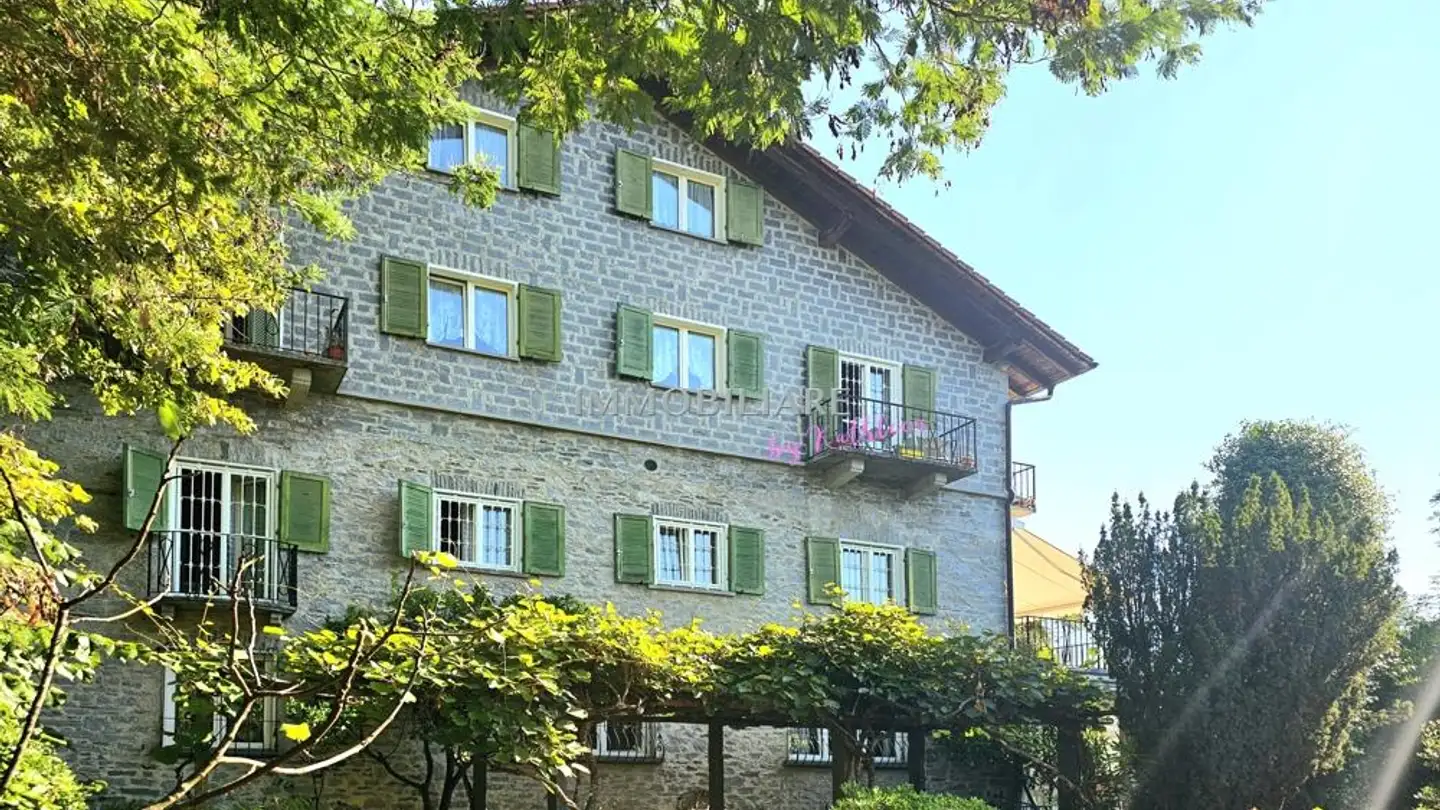 Maison jumelle à vendre - 6648 Minusio