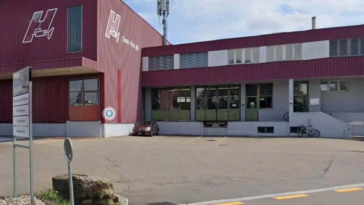 Immeuble industriel à louer - Im Schossacher 9, 8600 Dübendorf