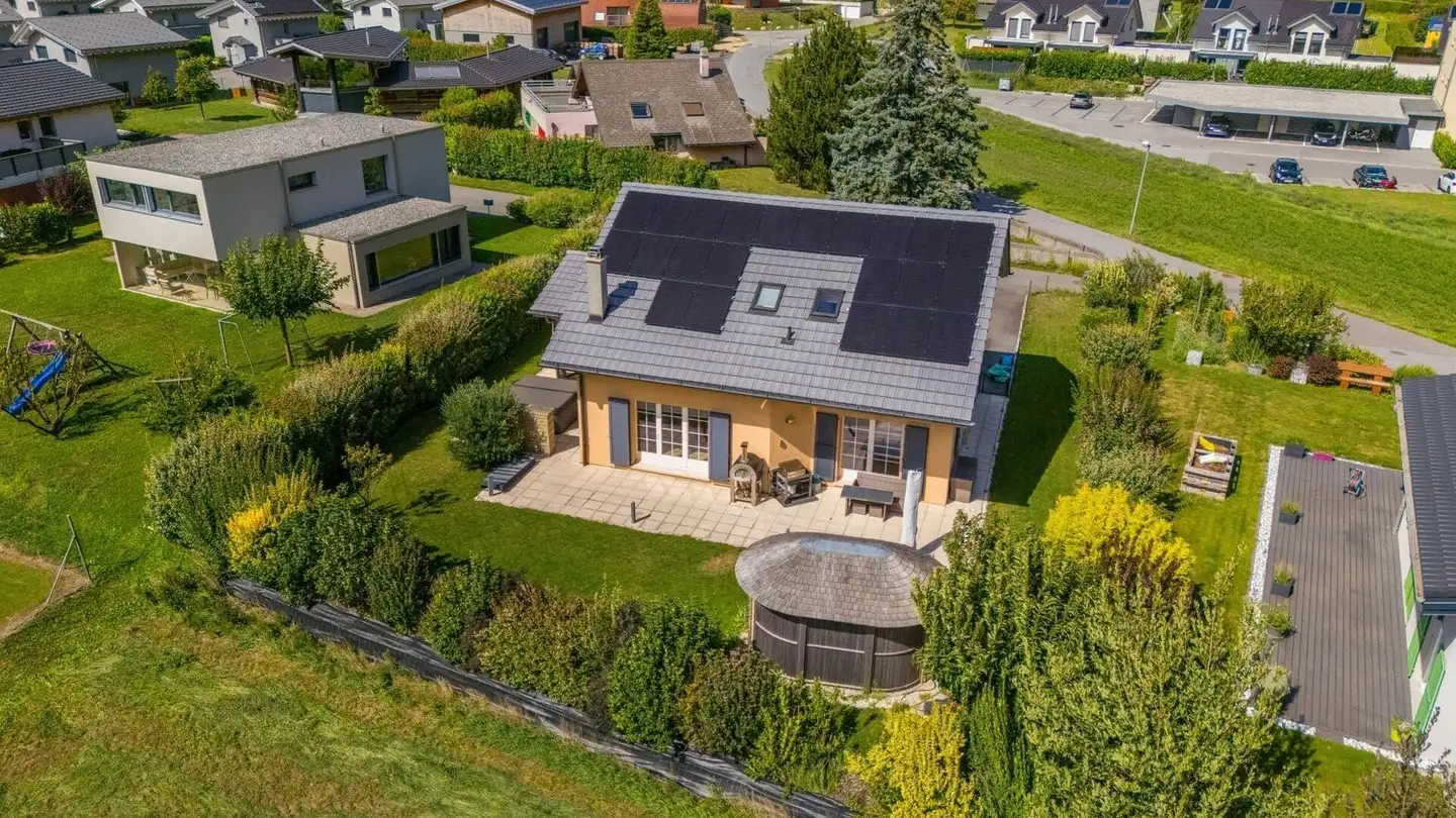 Villa for sale - 1906 Charrat