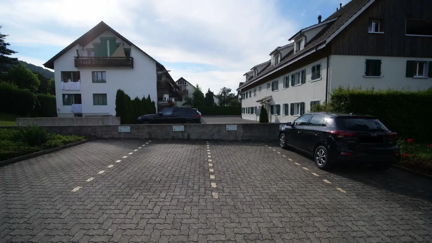 Outdoor parking space for rent - Bodenstrasse 14, 8104 Weiningen ZH
