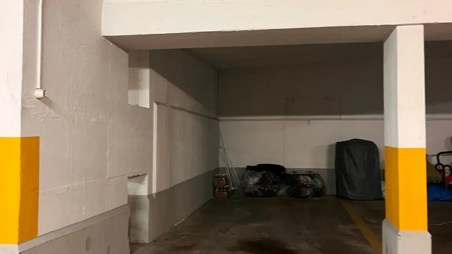 Place de parking souterraine à louer - 8055 Zürich