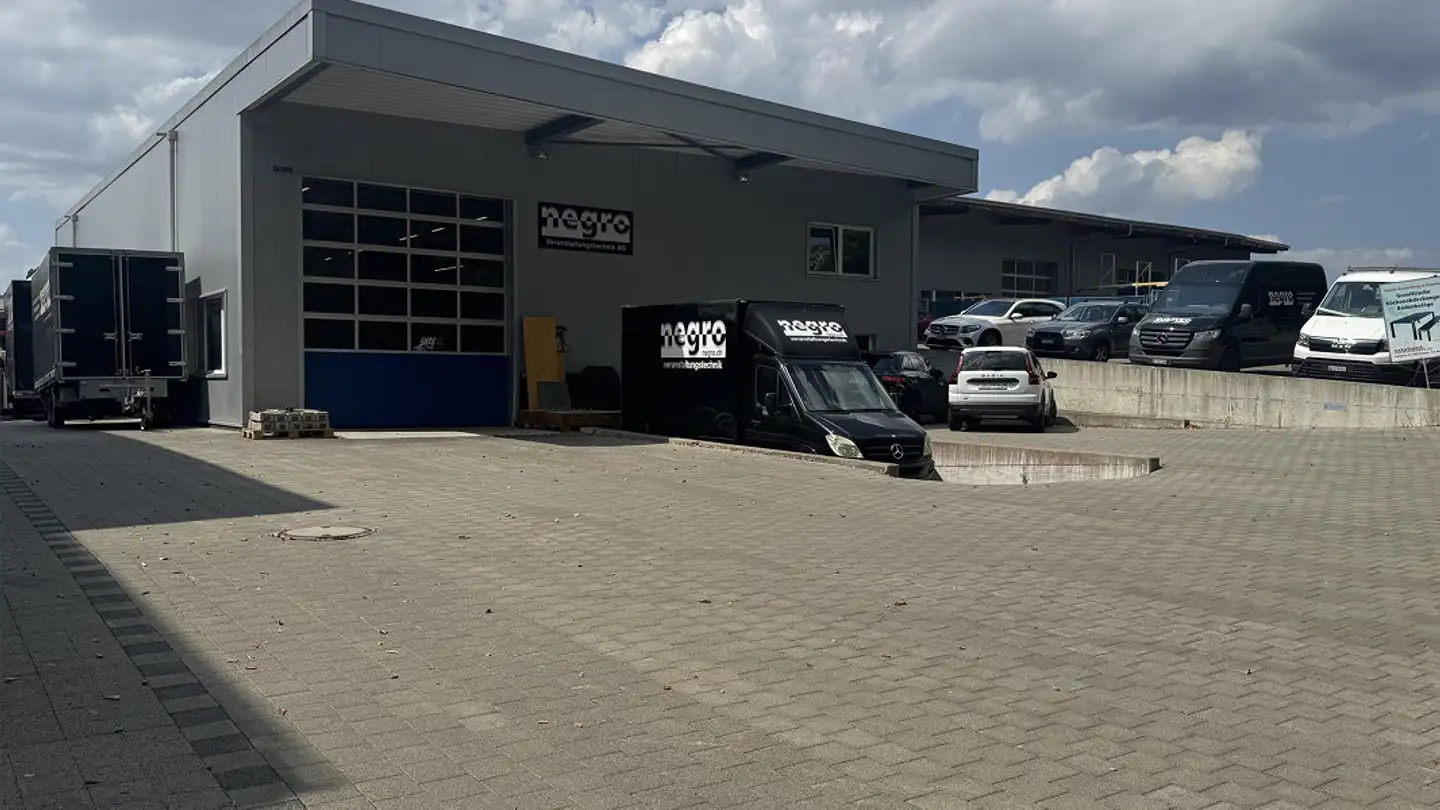 Commerciale in affitto - 5703 Seon