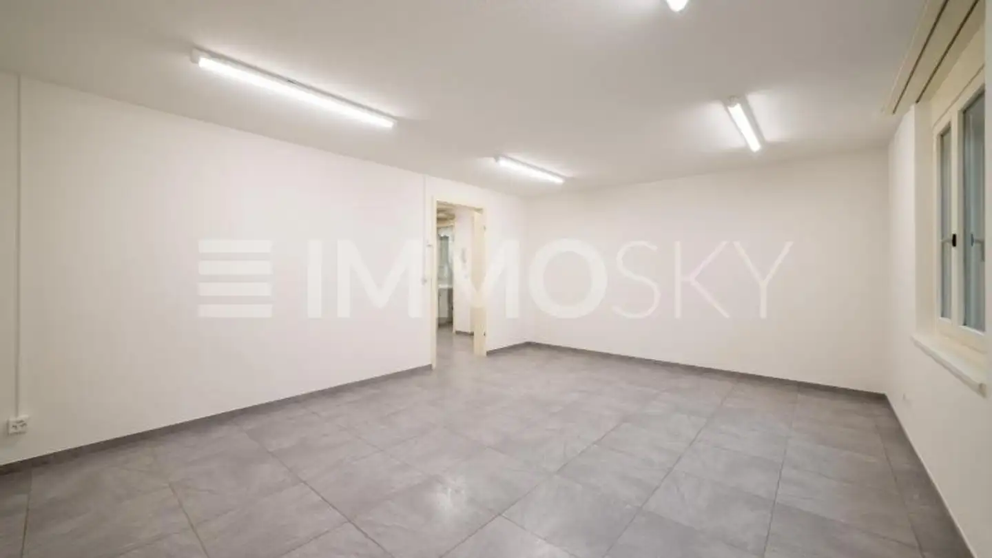 Commercial for sale - Bernstrasse, 3250 Lyss - Photo 2